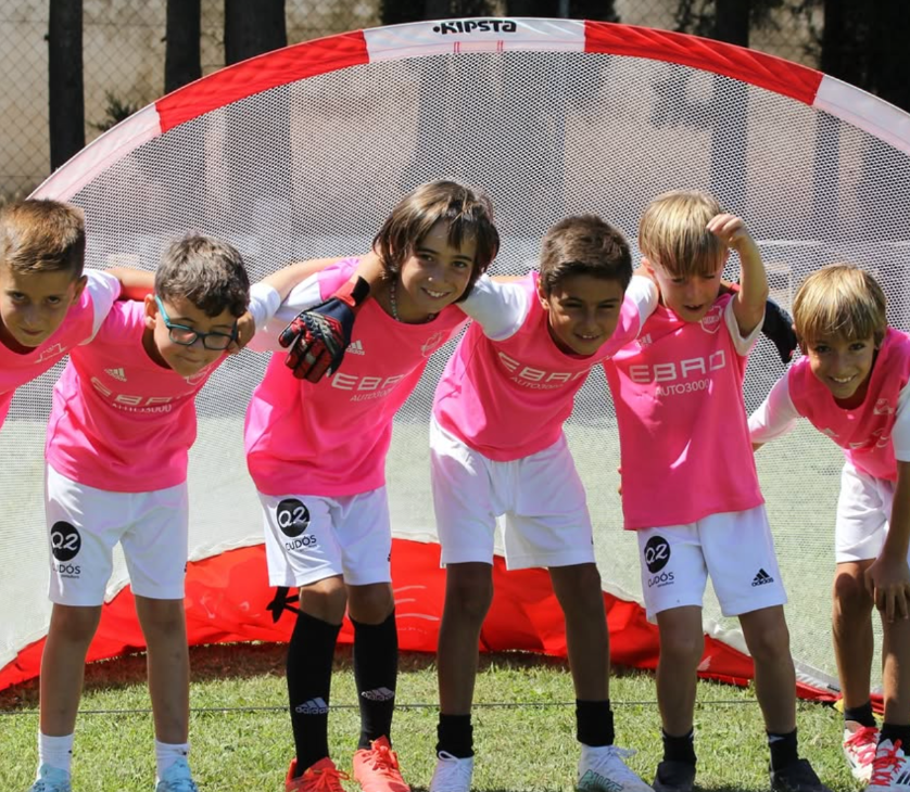 Campus de fútbol en Lleida para niños y niñas en Gimenells